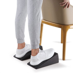 Cuñas para estirar los músculos de la pantorrilla después de un ictus - para el pie caído.